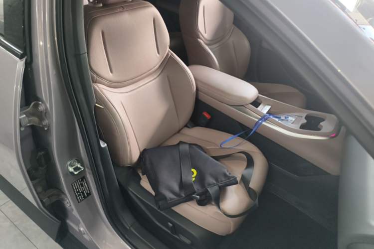Used XPeng MONA M03 2025 600 with Ultra-Long Range Max Right Front Seat