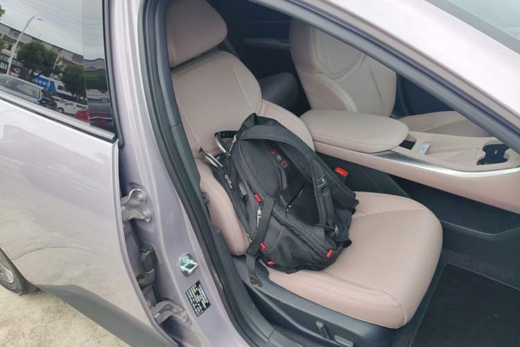 Used XPeng MONA M03 2025 515 Long-Range Plus Right Front Seat