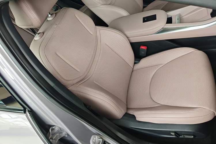 Used XPeng MONA M03 2025 600 with Ultra-Long Range Max Right Front Seat