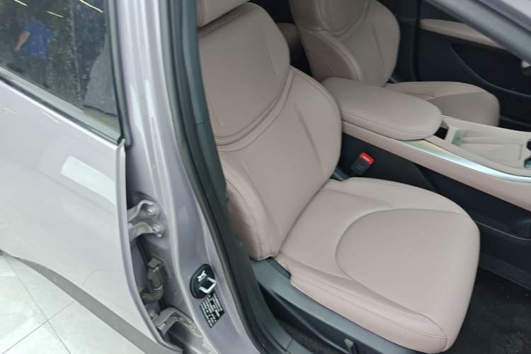 Used XPeng MONA M03 2025 600 with Ultra-Long Range Max Right Front Seat