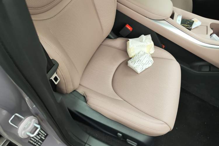 Used XPeng MONA M03 2025 600 with Ultra-Long Range Max Right Front Seat