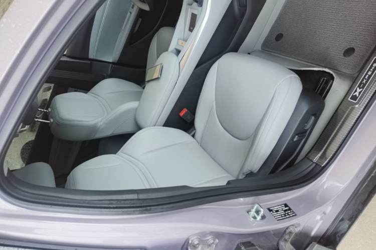 Used XPeng MONA M03 2025 620 Ultra-Long Range Plus Right Front Seat