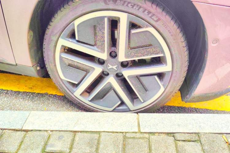Used XPeng MONA M03 2025 600 with Ultra-Long Range Max Right Front Wheel Hub