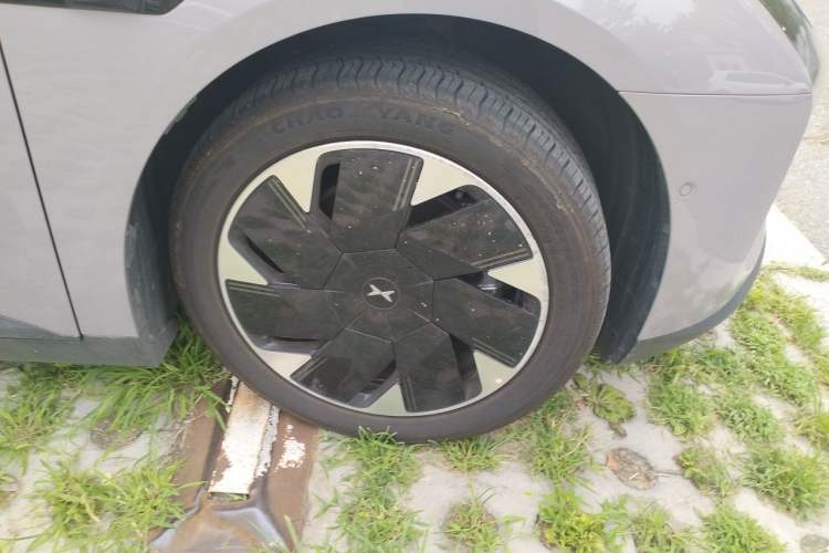 Used XPeng MONA M03 2025 600 with Ultra-Long Range Max Right Front Wheel Hub