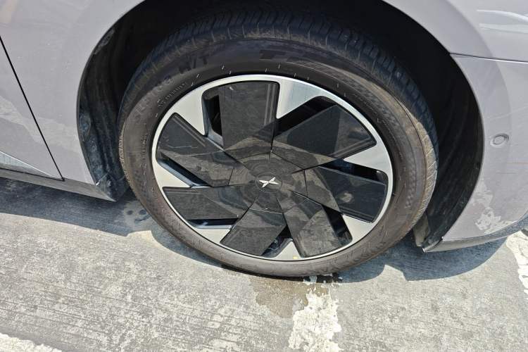 Used XPeng MONA M03 2025 502 Long-Range Max Right Front Wheel Hub