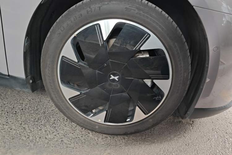 Used XPeng MONA M03 2025 600 with Ultra-Long Range Max Right Front Wheel Hub