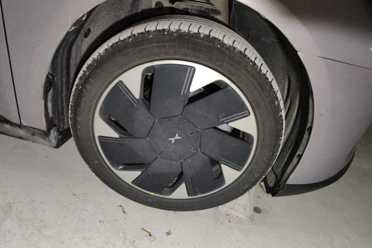 Used XPeng MONA M03 2025 600 with Ultra-Long Range Max Right Front Wheel Hub