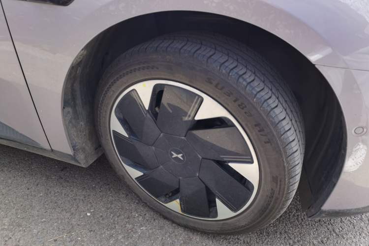 Used XPeng MONA M03 2025 600 with Ultra-Long Range Max Right Front Wheel Hub