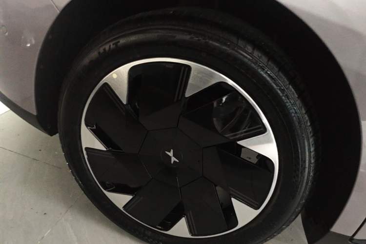 Used XPeng MONA M03 2025 600 with Ultra-Long Range Max Right Rear Wheel Hub