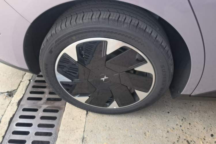 Used XPeng MONA M03 2025 600 with Ultra-Long Range Max Right Rear Wheel Hub