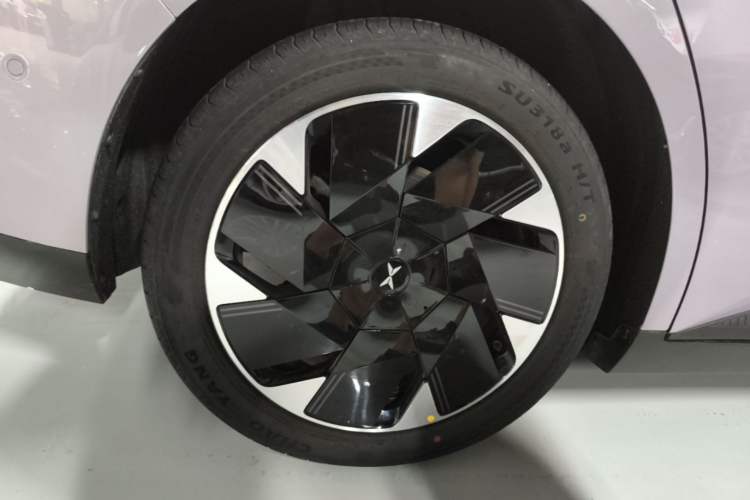 Used XPeng MONA M03 2025 502 Long-Range Max Right Rear Wheel Hub