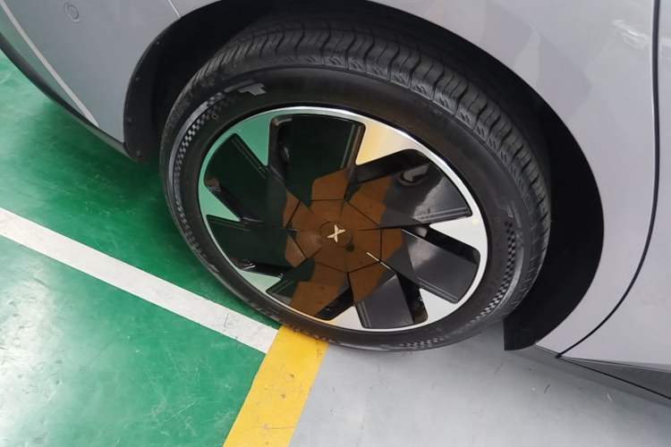 Used XPeng MONA M03 2025 600 with Ultra-Long Range Max Right Rear Wheel Hub