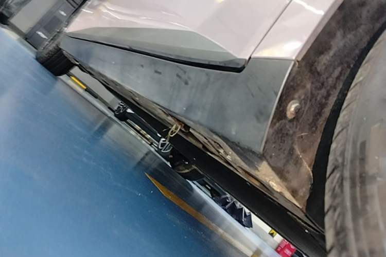 Used XPeng MONA M03 2025 600 with Ultra-Long Range Max Right Side Sill