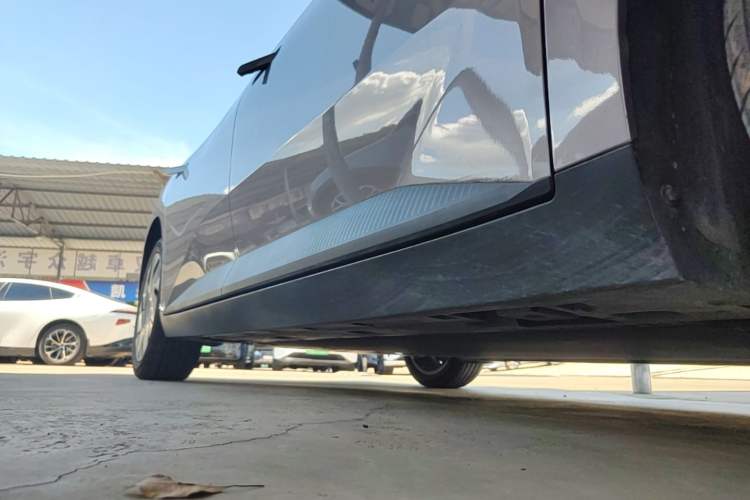 Used XPeng MONA M03 2025 600 with Ultra-Long Range Max Right Side Sill