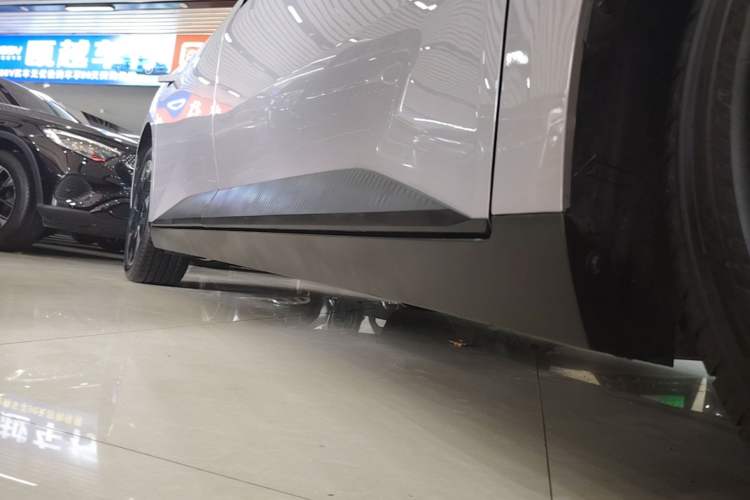 Used XPeng MONA M03 2025 502 Long-Range Max Right Side Sill