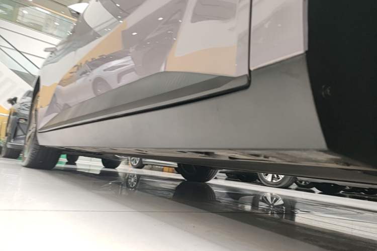 Used XPeng MONA M03 2025 620 Ultra-Long Range Plus Right Side Sill