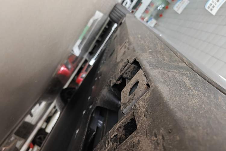 Used XPeng MONA M03 2025 502 Long-Range Max Right Side Sill