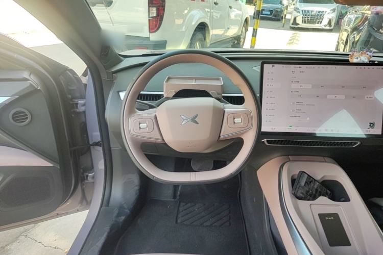 Used XPeng MONA M03 2025 600 with Ultra-Long Range Max Steering Wheel