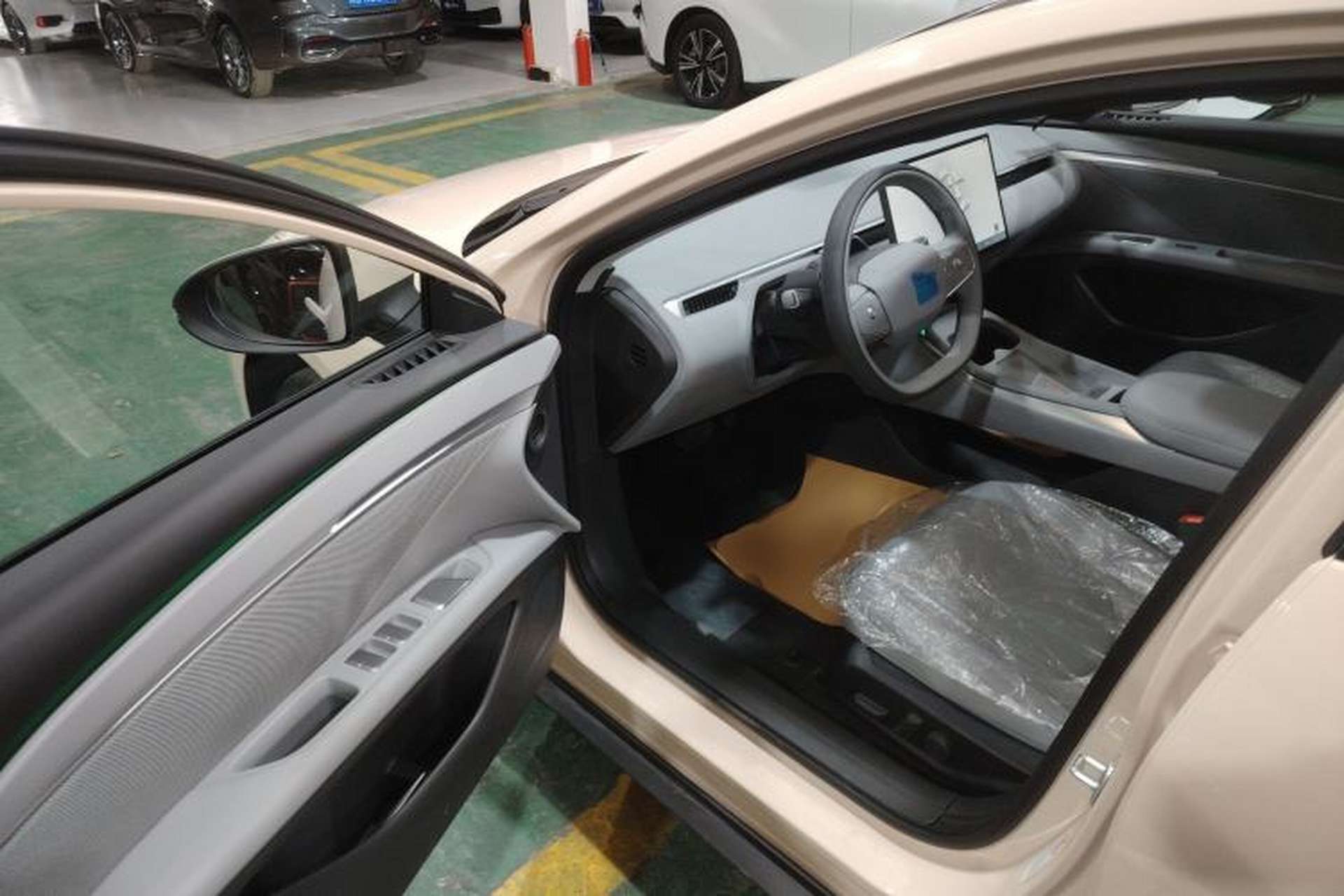Used XPeng MONA M03 2025 620 Ultra-Long Range Plus Driver Seat