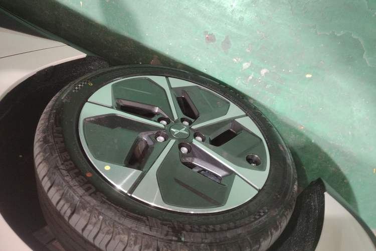 Used XPeng MONA M03 2025 620 Ultra-Long Range Plus Left Front Wheel Hub