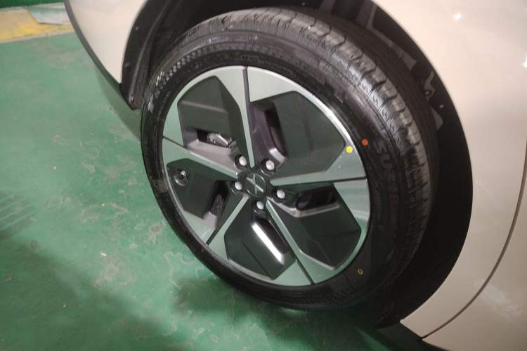 Used XPeng MONA M03 2025 620 Ultra-Long Range Plus Right Rear Wheel Hub