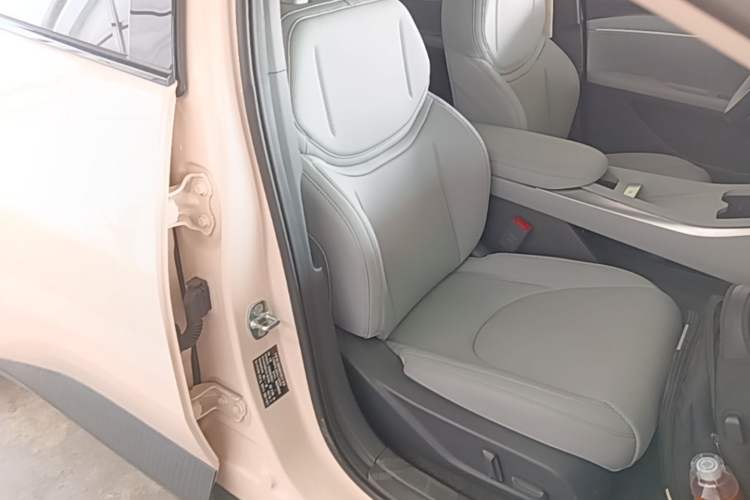 Used XPeng MONA M03 2025 620 Ultra-Long Range Plus Right Front Seat