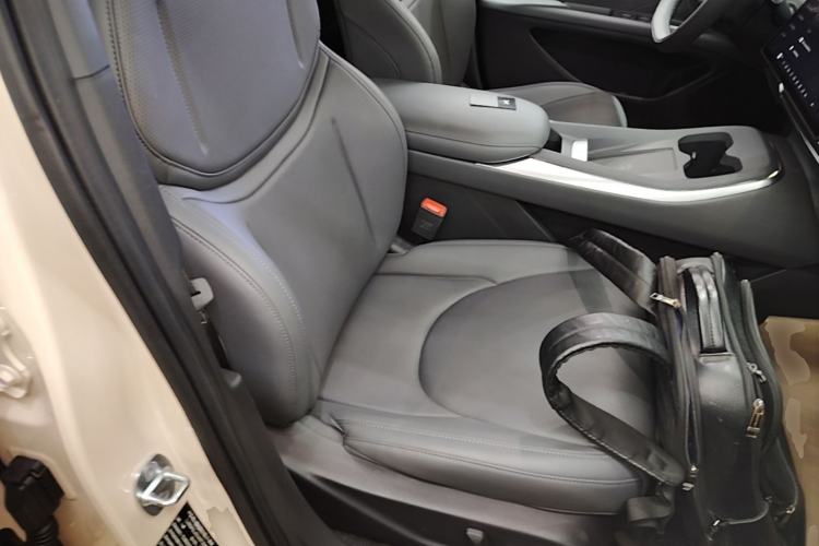 Used XPeng MONA M03 2025 600 with Ultra-Long Range Max Right Front Seat