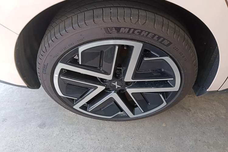 Used XPeng MONA M03 2025 620 Ultra-Long Range Plus Right Rear Wheel Hub