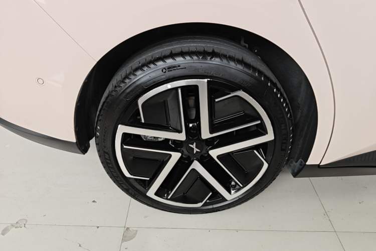 Used XPeng MONA M03 2025 600 with Ultra-Long Range Max Right Rear Wheel Hub