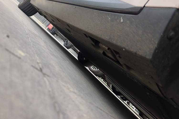 Used XPeng MONA M03 2025 600 with Ultra-Long Range Max Right Side Sill
