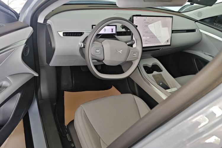 Used XPeng MONA M03 2025 600 with Ultra-Long Range Max Center Console