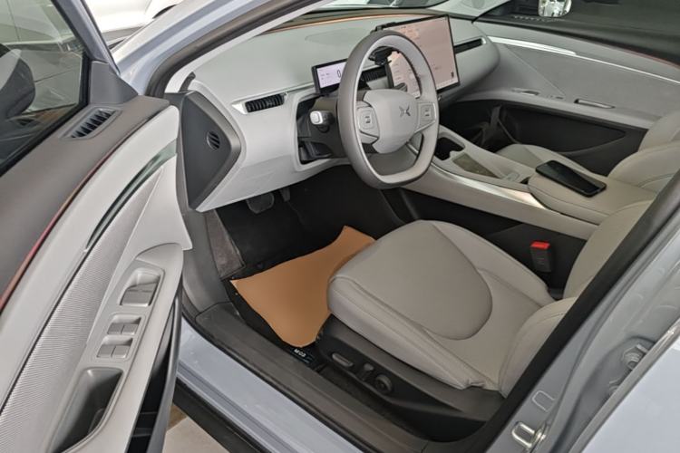 Used XPeng MONA M03 2025 600 with Ultra-Long Range Max Driver Seat
