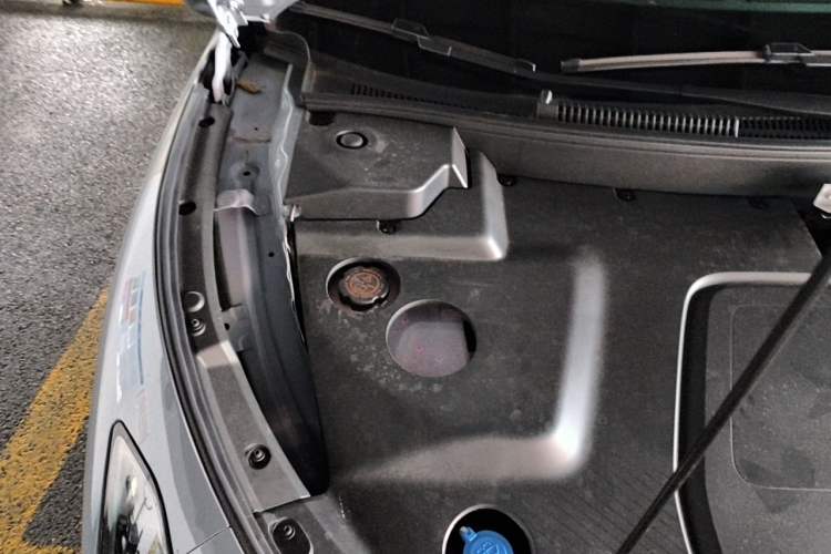 Used XPeng MONA M03 2025 600 with Ultra-Long Range Max Engine Bay Right