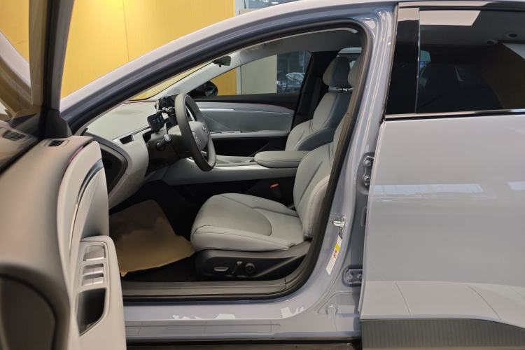 Used XPeng MONA M03 2025 600 with Ultra-Long Range Max Left Front Seat