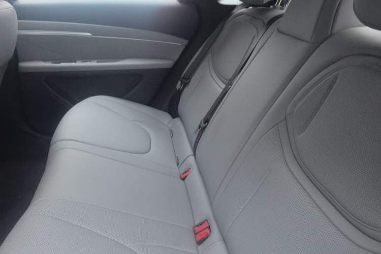 Used XPeng MONA M03 2025 600 with Ultra-Long Range Max Left Rear Seat