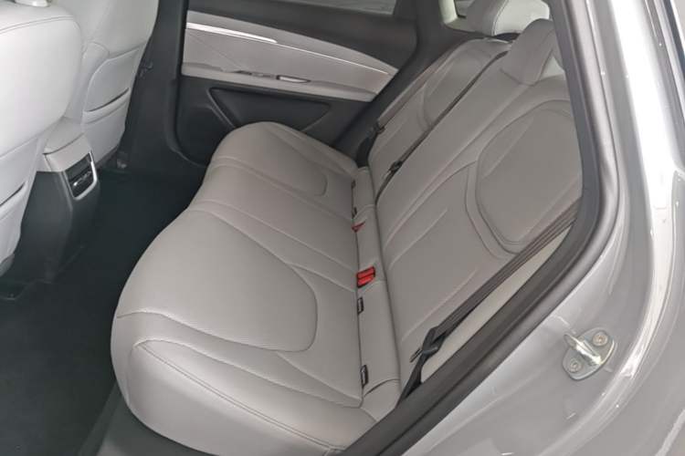 Used XPeng MONA M03 2025 600 with Ultra-Long Range Max Left Rear Seat