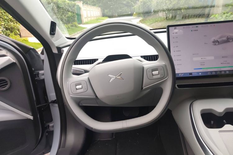 Used XPeng MONA M03 2025 600 with Ultra-Long Range Max Steering Wheel