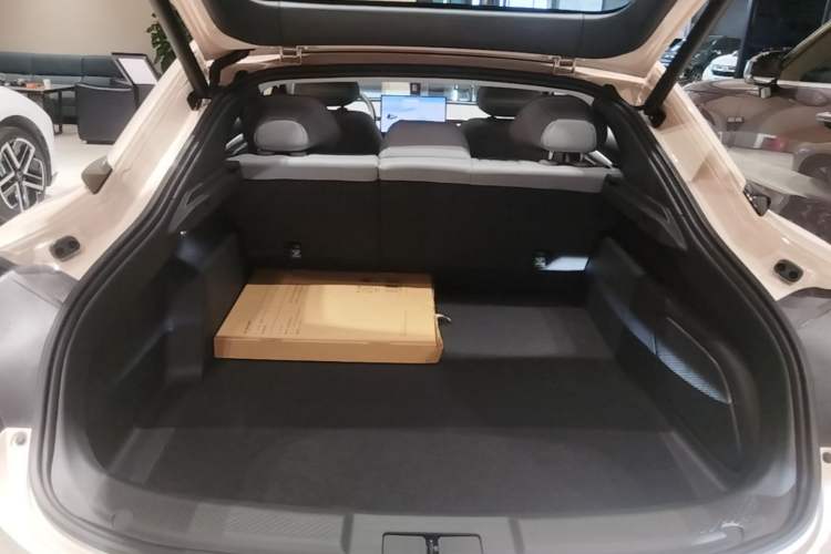 Used XPeng MONA M03 2025 600 with Ultra-Long Range Max Trunk
