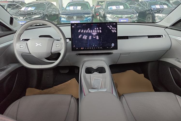 Used XPeng MONA M03 2025 600 with Ultra-Long Range Max Center Console