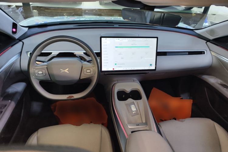 Used XPeng MONA M03 2025 600 with Ultra-Long Range Max Center Console