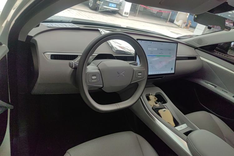 Used XPeng MONA M03 2025 600 with Ultra-Long Range Max Center Console