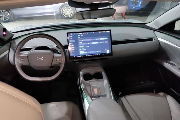 Used XPeng MONA M03 2025 600 with Ultra-Long Range Max Center Console