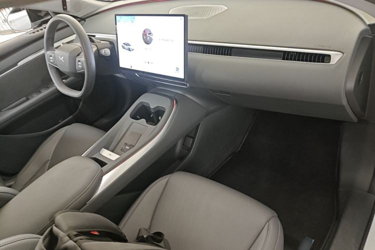 Used XPeng MONA M03 2025 600 with Ultra-Long Range Max Center Console