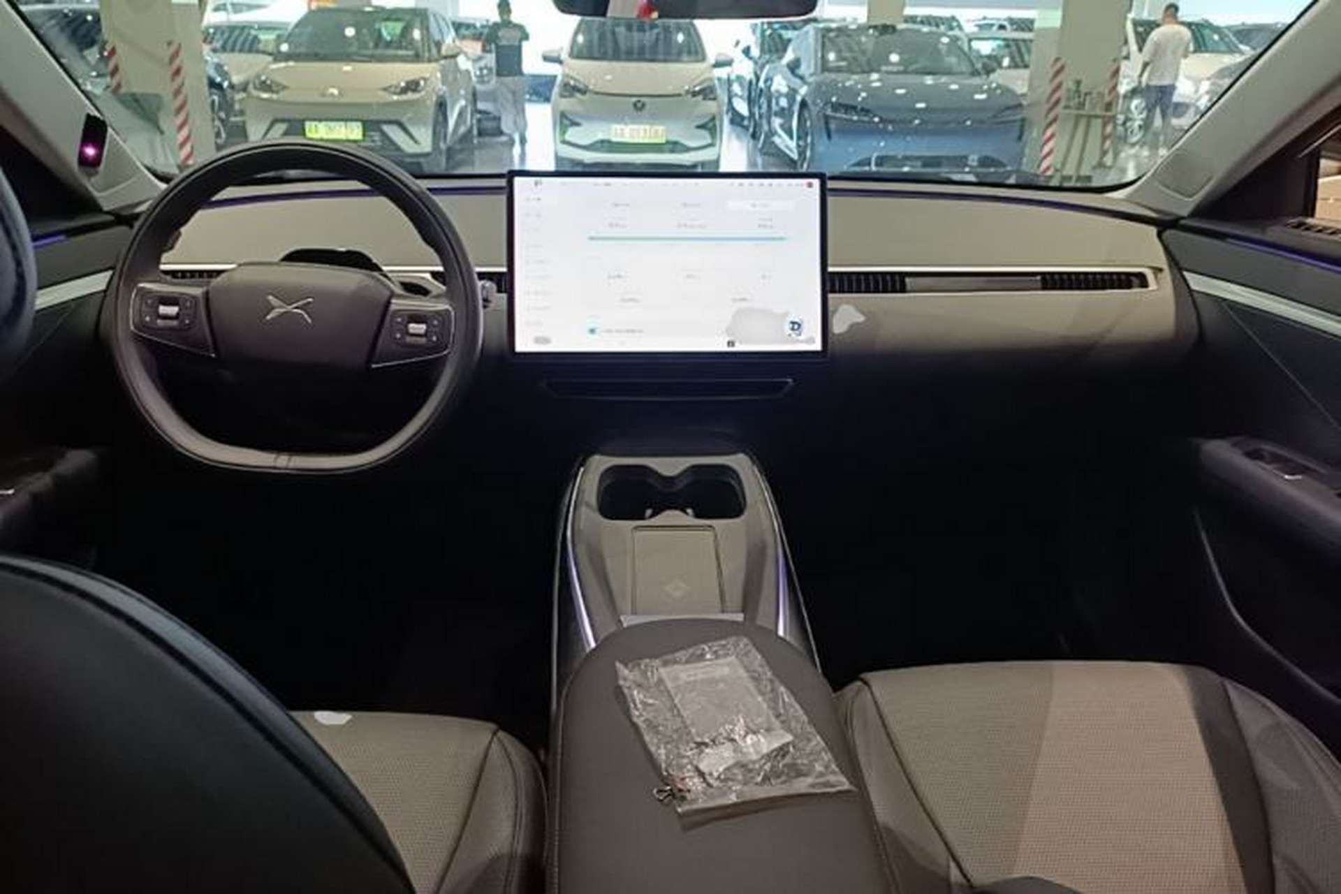 Used XPeng MONA M03 2025 502 Long-Range Max Center Console