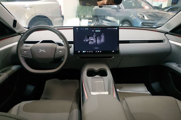 Used XPeng MONA M03 2025 600 with Ultra-Long Range Max Center Console