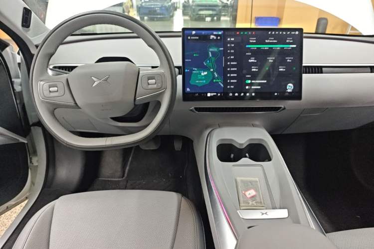 Used XPeng MONA M03 2025 600 with Ultra-Long Range Max Center Console