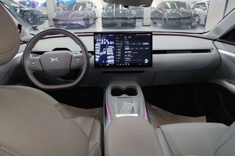 Used XPeng MONA M03 2025 600 with Ultra-Long Range Max Center Console