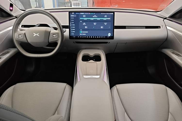 Used XPeng MONA M03 2025 600 with Ultra-Long Range Max Center Console