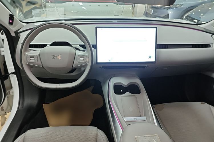 Used XPeng MONA M03 2025 600 with Ultra-Long Range Max Center Console