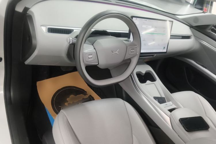 Used XPeng MONA M03 2025 600 with Ultra-Long Range Max Center Console
